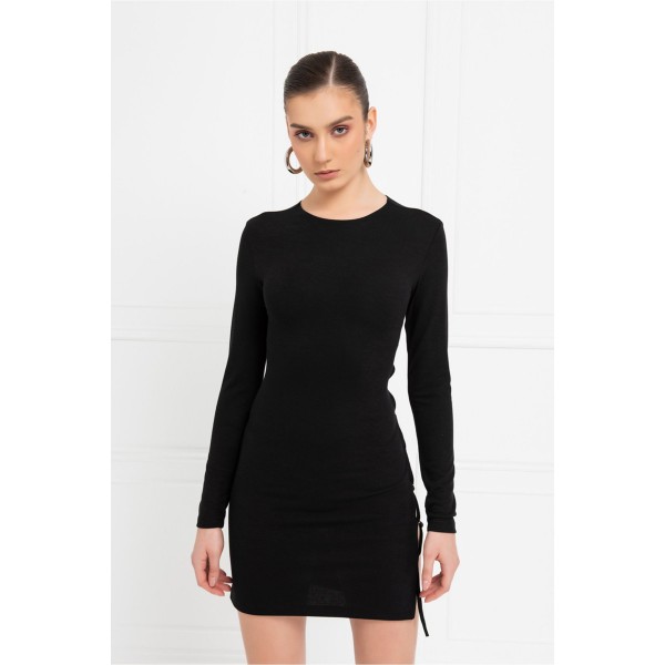 ASİMETRİK SIRT DEKOLTELİ ELBİSE